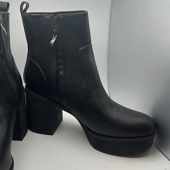 CUSHIONAIRE Women's platform block heel boot +Memory Foam 9.5 WIDE BLACK - Picture 6 of 7